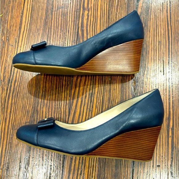 Cole Haan Shoes - COLE HAAN Bow Tie Wedge Adair Grand Leather Wedges Pumps Shoes Women's Sz 9 B